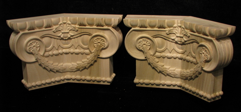 Ionic Capital with Wreath for corner | Capitals and Finials